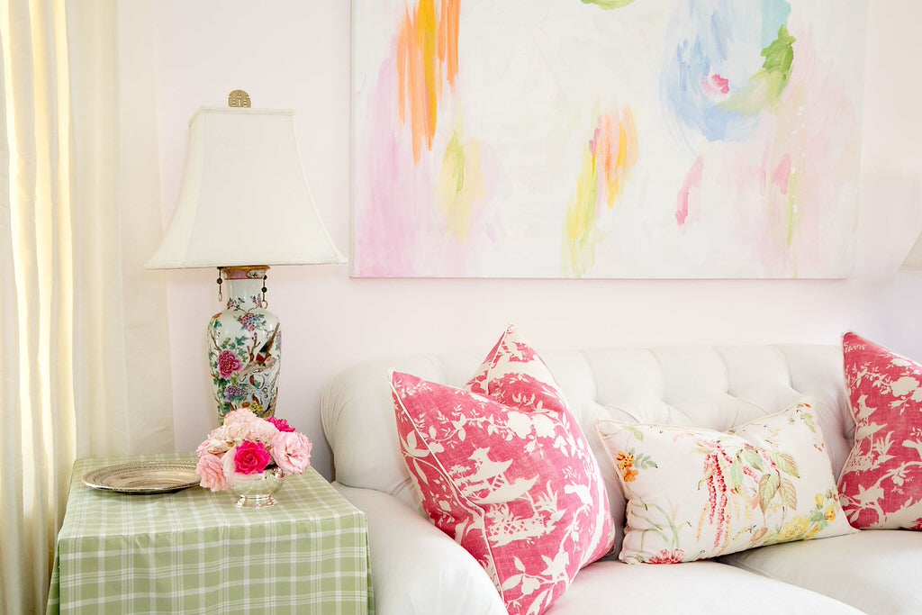 Feminine Floral and Pink Inspired Living Room Interior Design