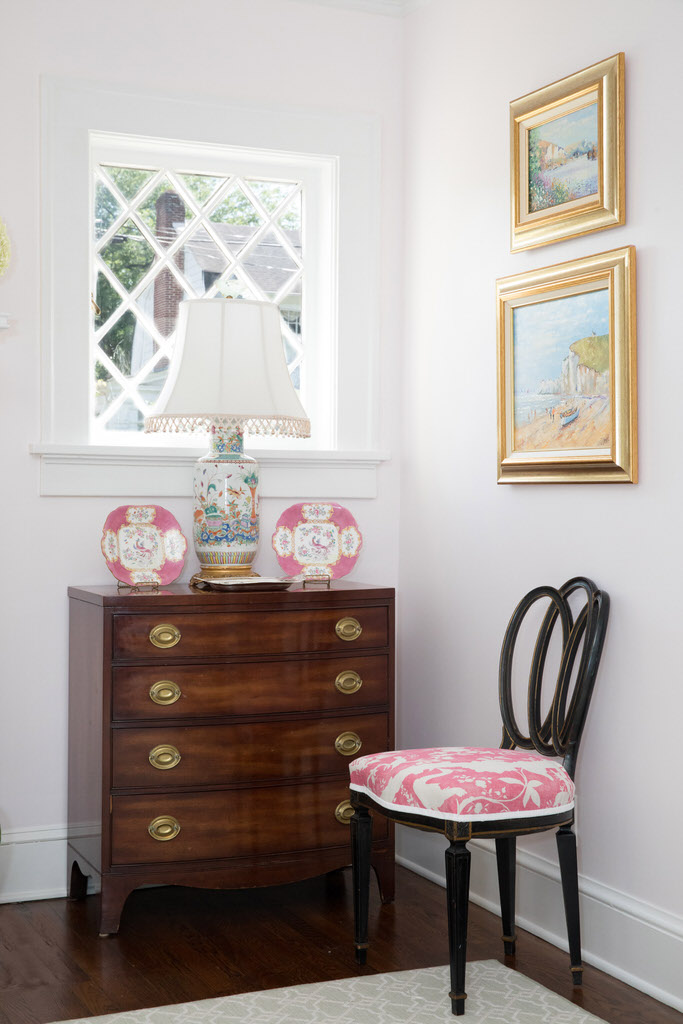 Feminine Floral and Pink Inspired Living Room Interior Design