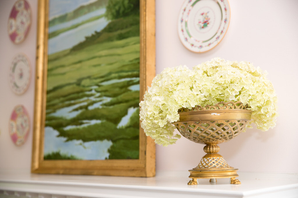 Feminine Floral and Pink Inspired Living Room Interior Design